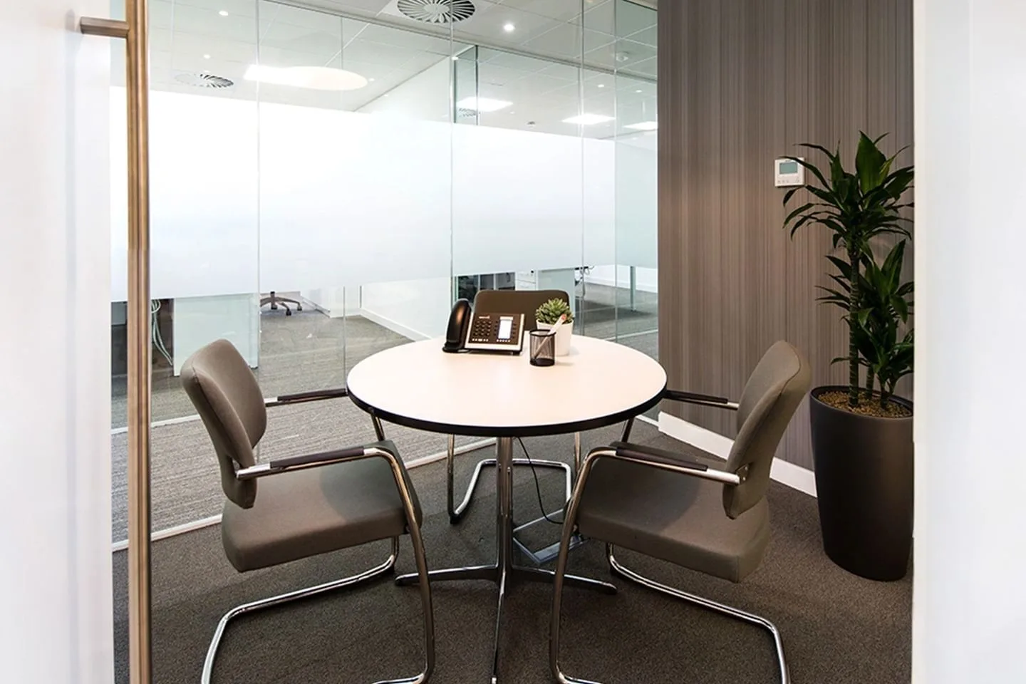 Dixcart Business Centre, Meeting room for 4 people, Addlestone