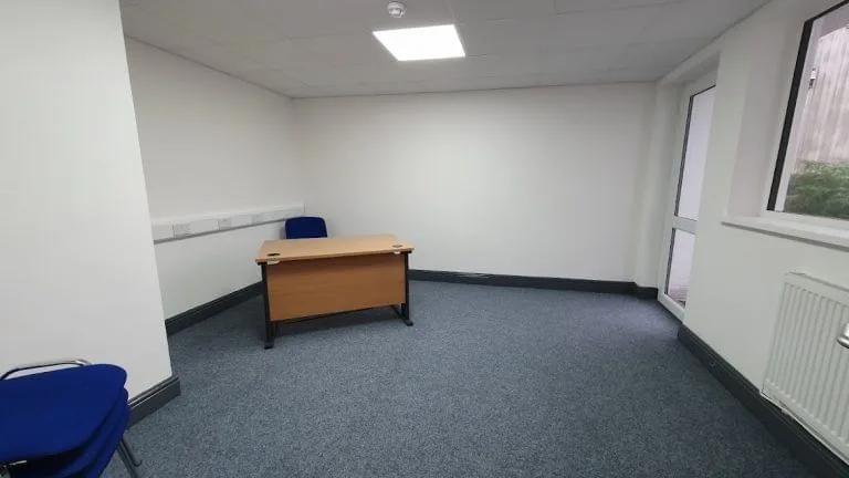Douglas House Business Centre - Caerphilly, Bureau privatif 1 poste, Caerphilly