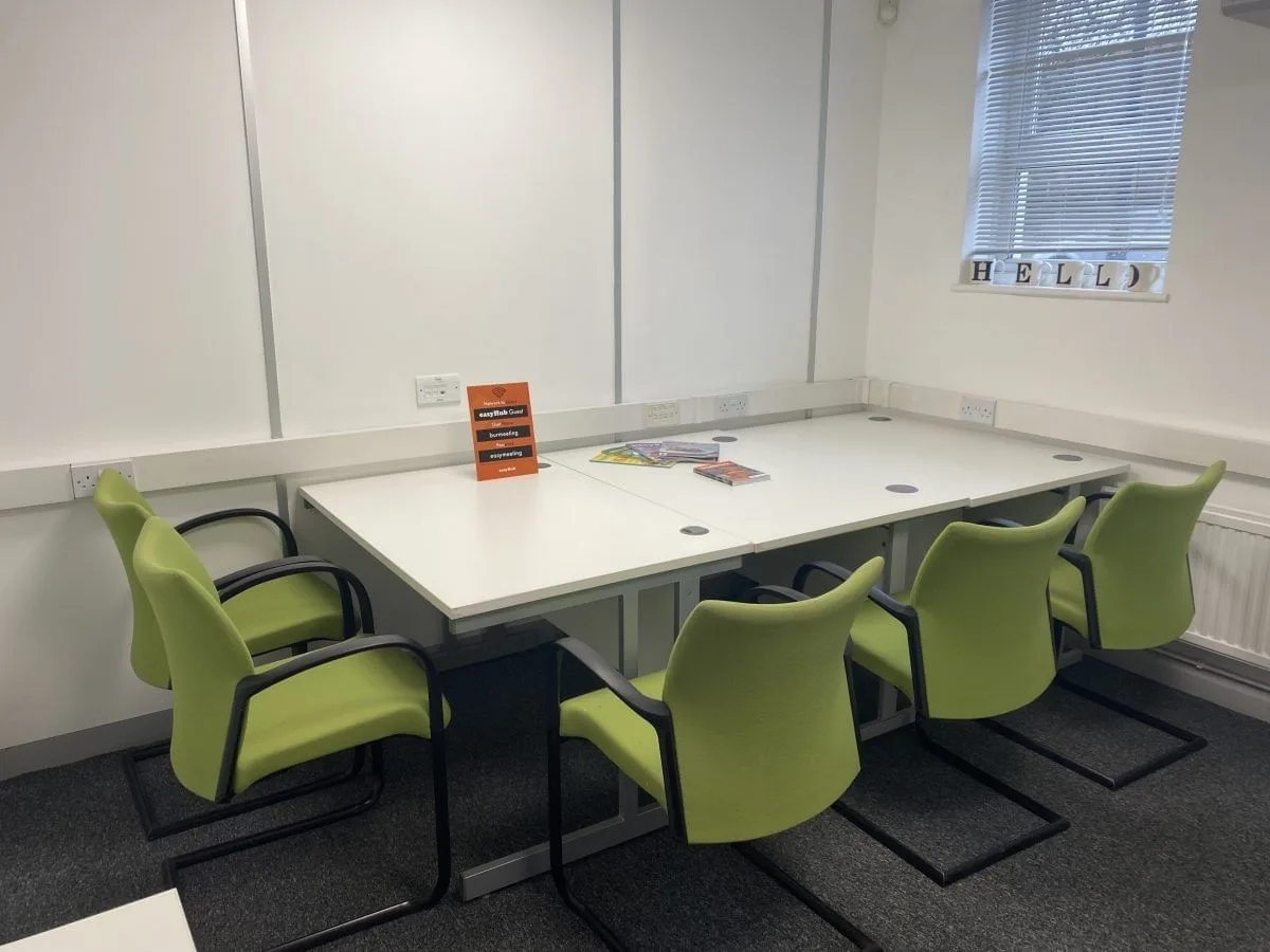EasyHub Burgess Hill, Salle de réunion 5 personnes, Brentford