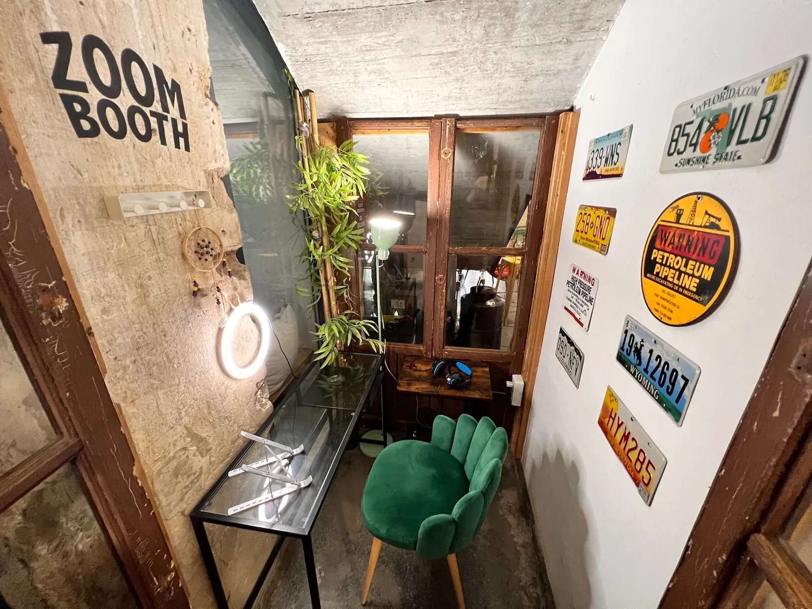 Eco Urban Hostel, Cabina telefónica, Granada