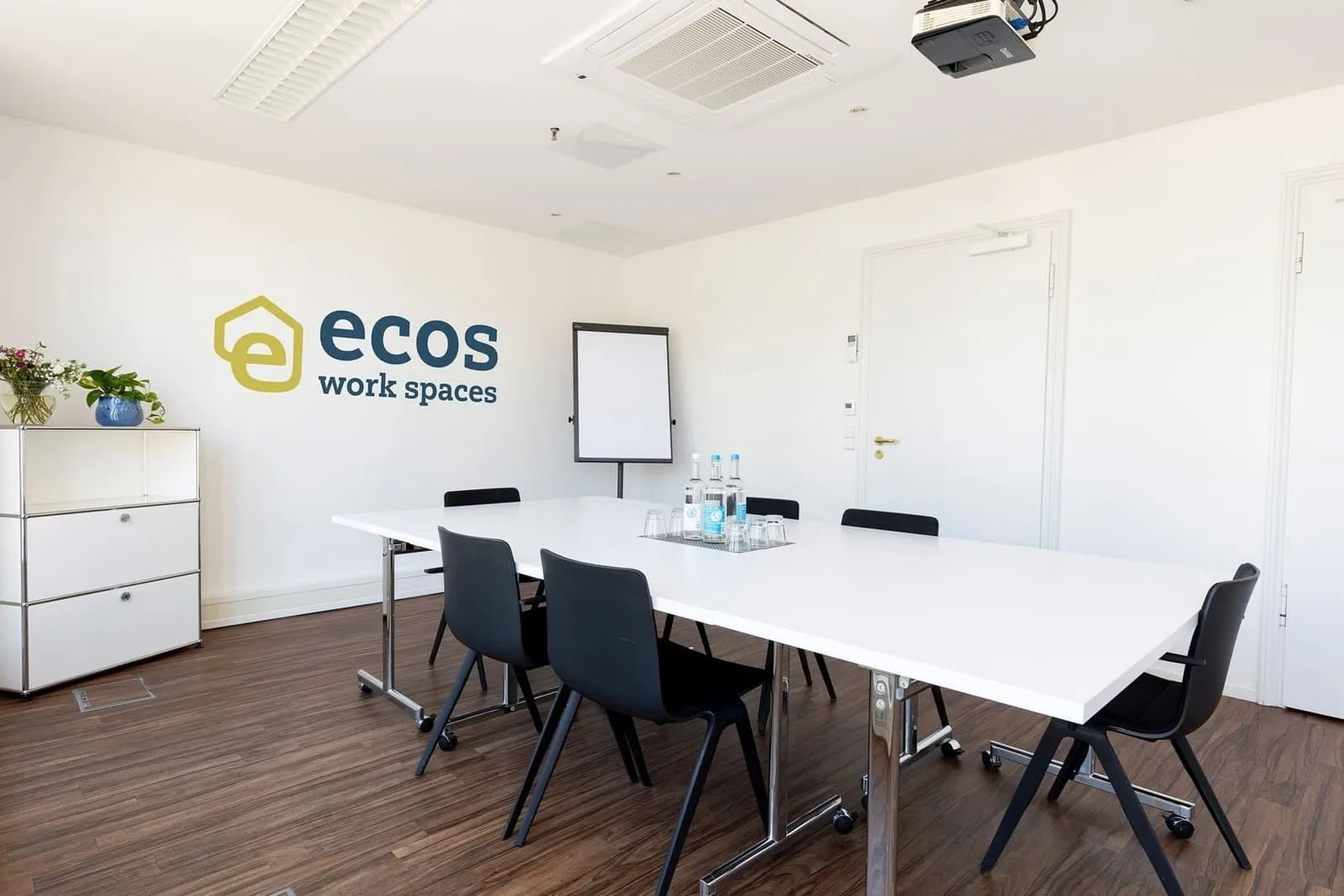 Ecos Work Spaces Hamburg, Meeting room for 8 people, Hamburg