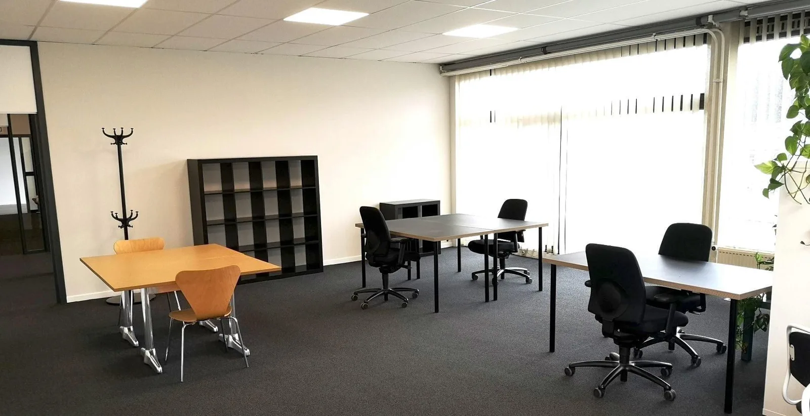 Edegem-Office, Privékantoor met 4 werkplekken, Edegem