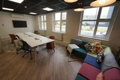 The Edge Hub Limited, Salle de réunion 6 personnes, Hull