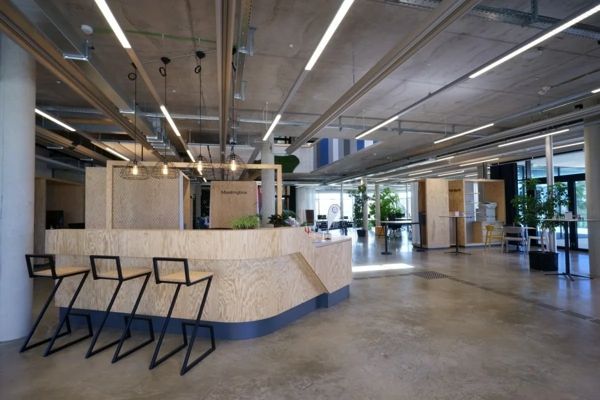 Einstein1 Digitales Gründerzentrum, Reception, Hof