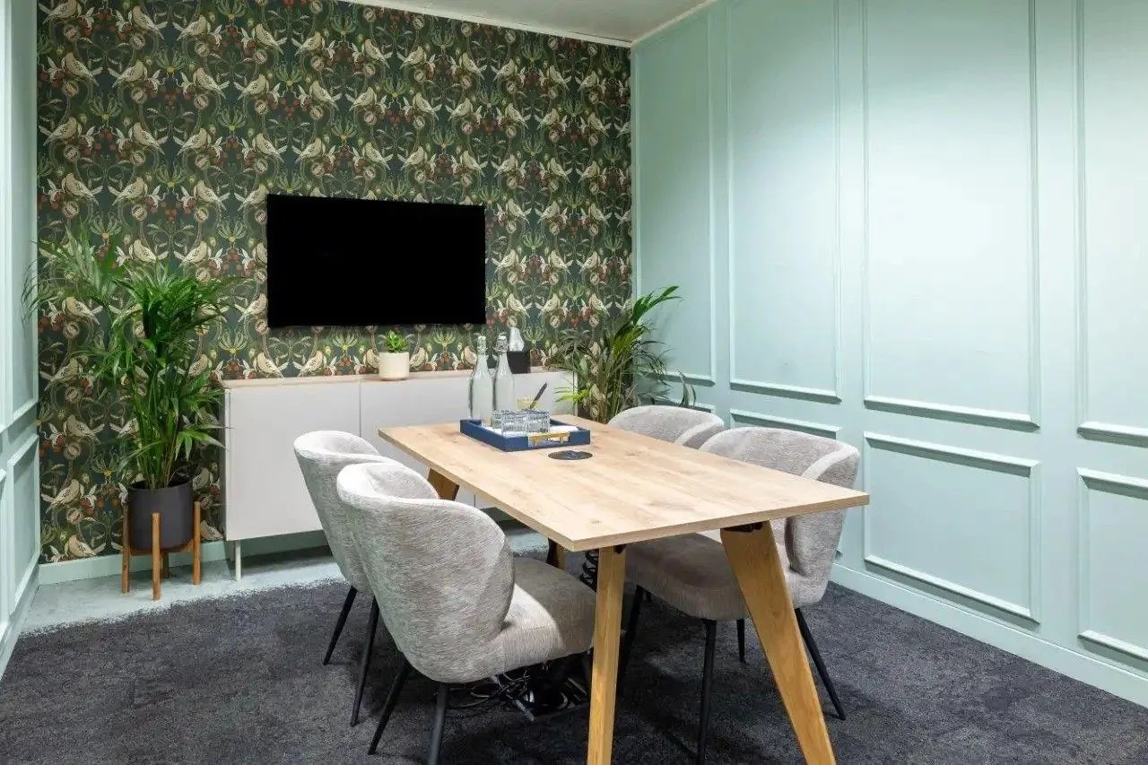 Elementa Workspace - 78 Cannon Street, Meeting room for 6 people, London