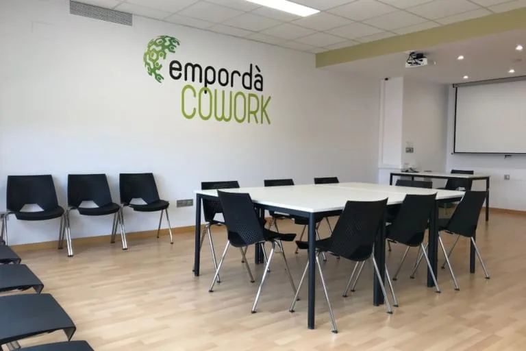 Emporda Cowork, Meeting room for 8 people, Figueras