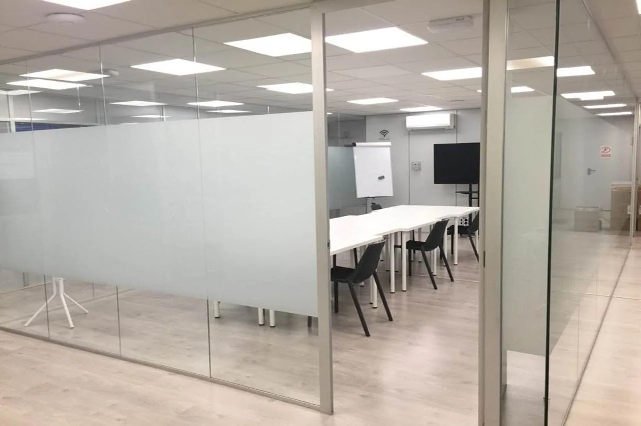 Enclave Madrid, Sala de reuniones para 8 personas, Coslada