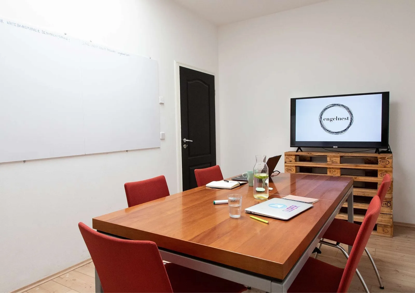 Engelnest Coworking Space, Besprechungsraum für 6 Personen, Berlin