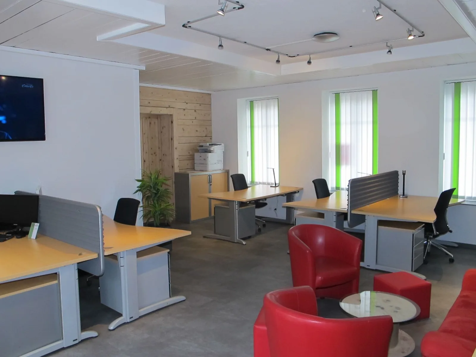 Espace coworking de la Gare, Open-plan office, Troistorrents