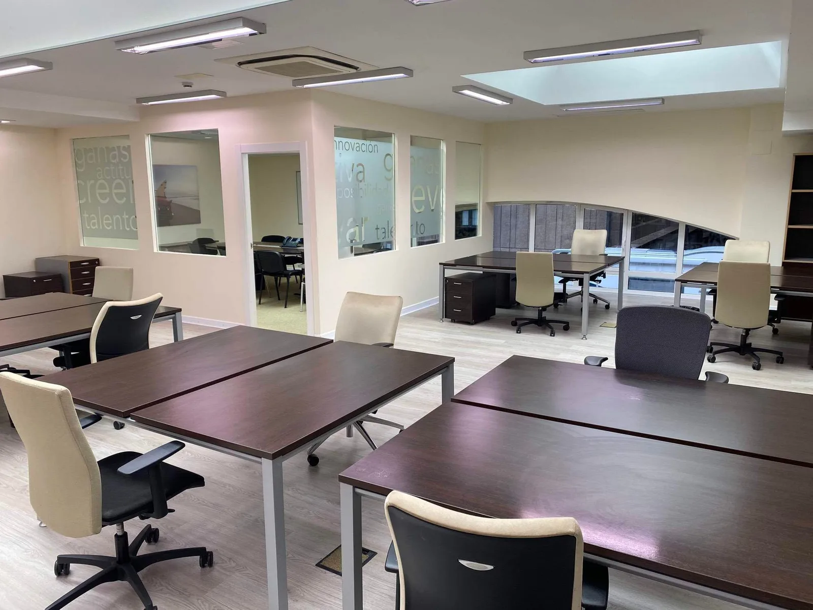 Espacio Cowork Sardinero, Open-plan office, Santander