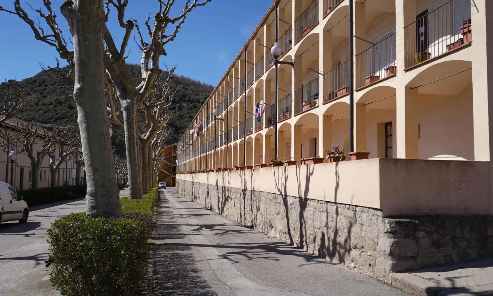 Espai 9, Fachada del edificio, Viladomiu Nou
