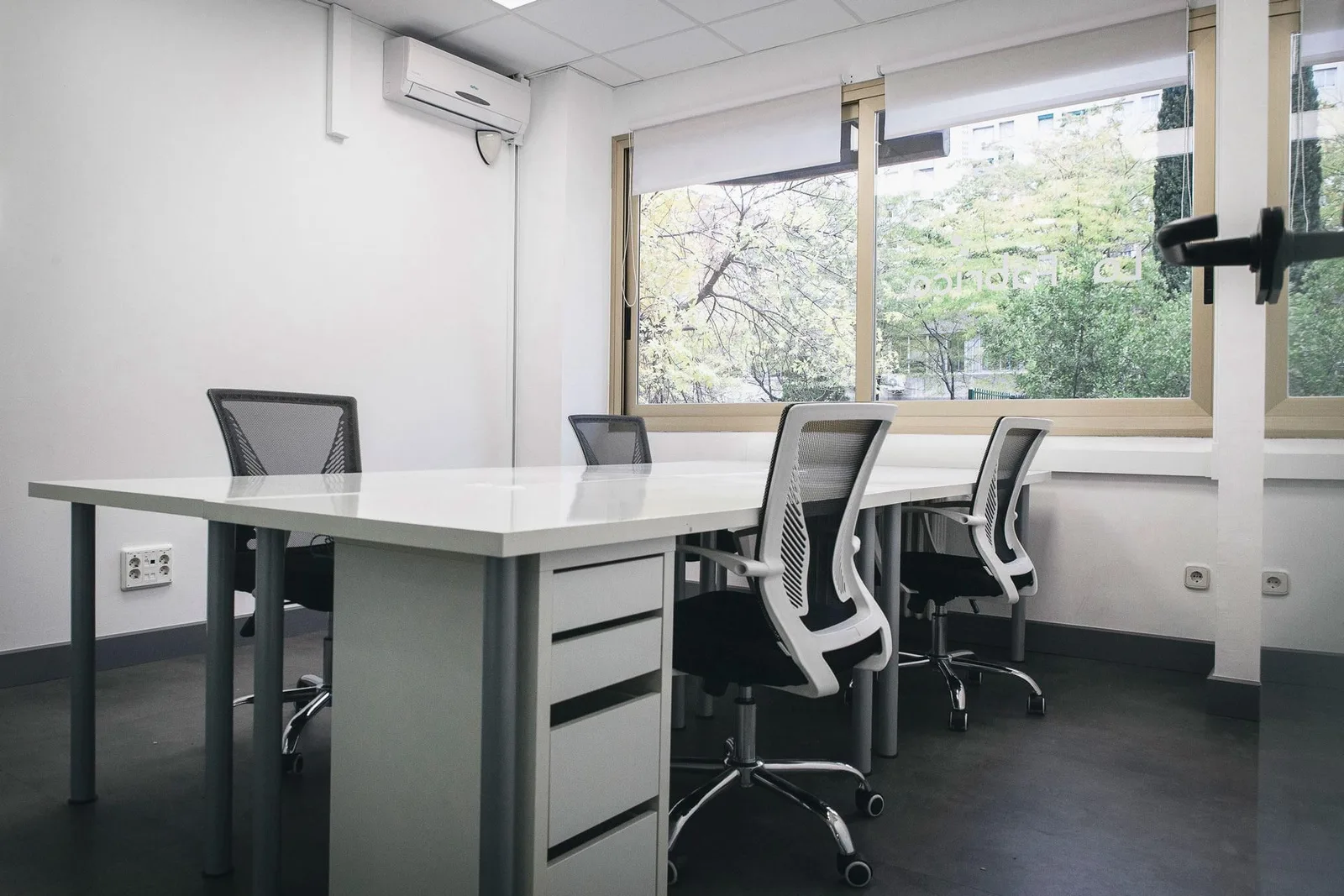 La Fábrica Cuzco, Bureau privatif 4 postes, Madrid