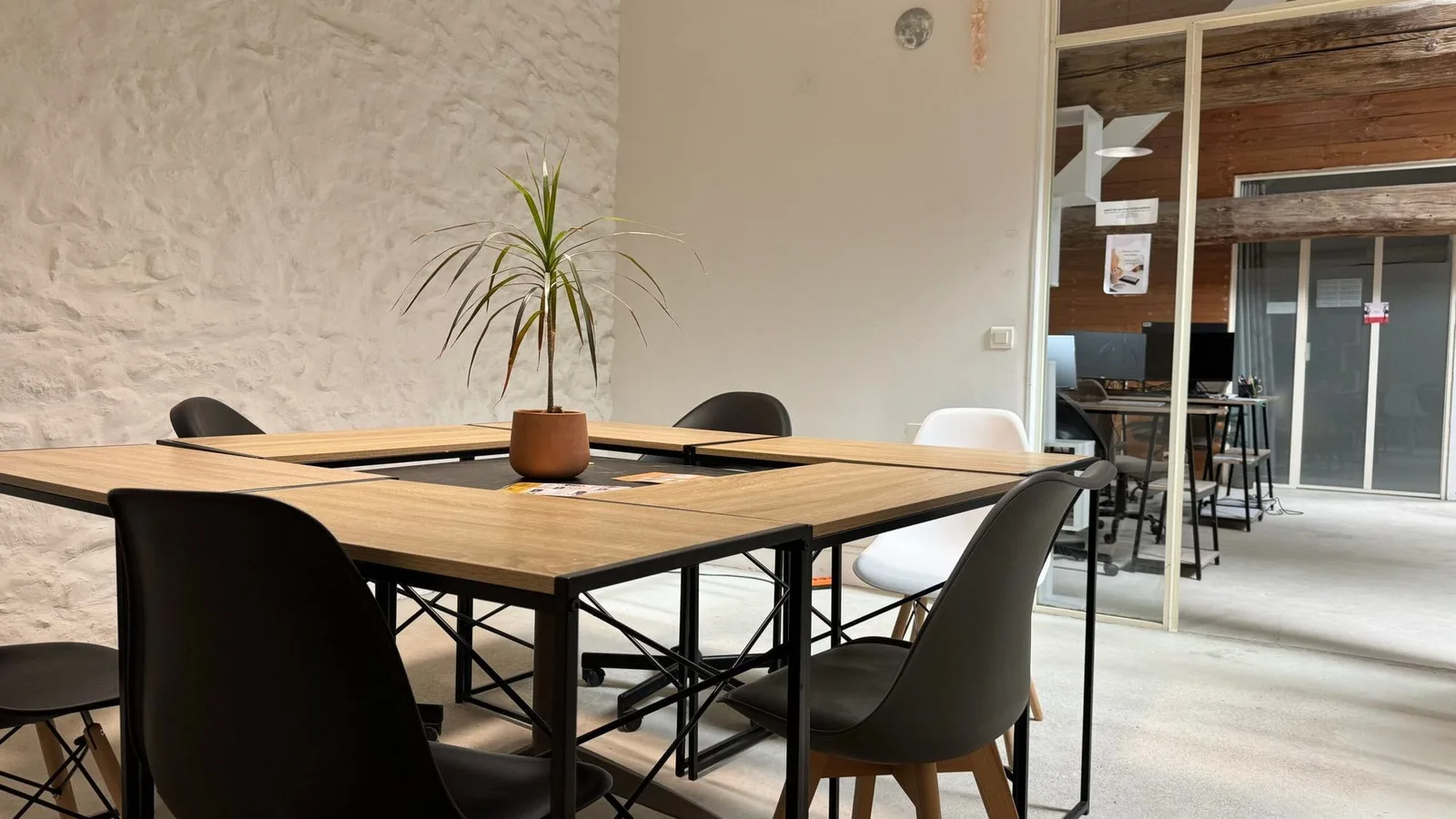 La Fabrik Coworking, Meeting room for 6 people, Nîmes