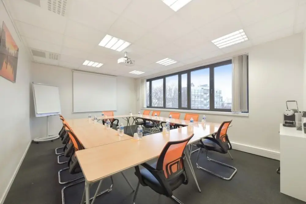 G2C Business Center, Fidji, Lyon 7e