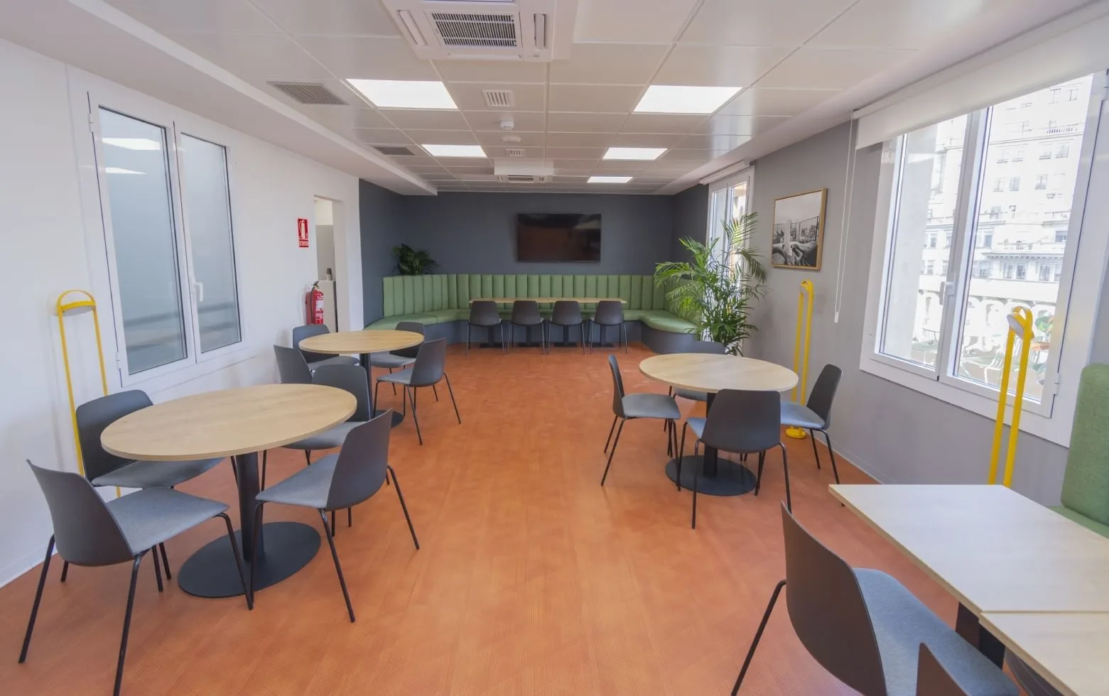 First Workplaces Rambla Catalunya, Cafetería, Barcelona