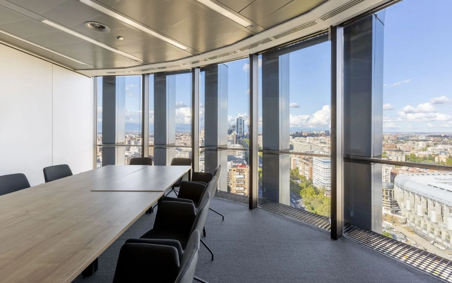 First Workplaces Torre Europa, Meeting room for 8 people, Madrid