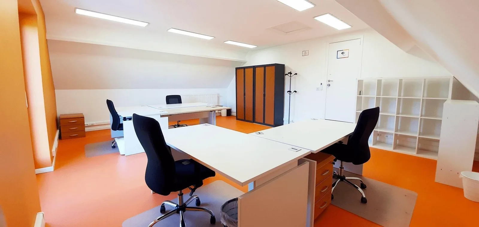 Five Digital Village, Private office, 4 desks, Namur