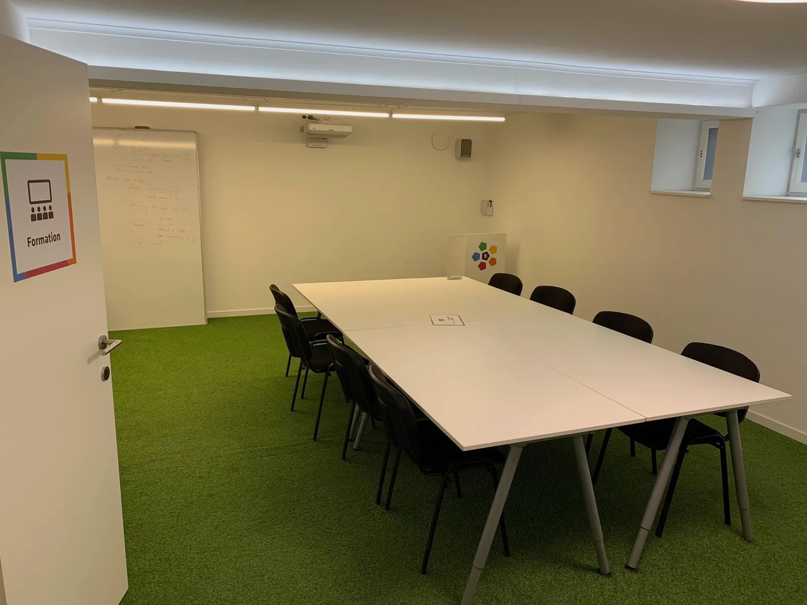 Five Digital Village, Meeting room for 10 people, Namur