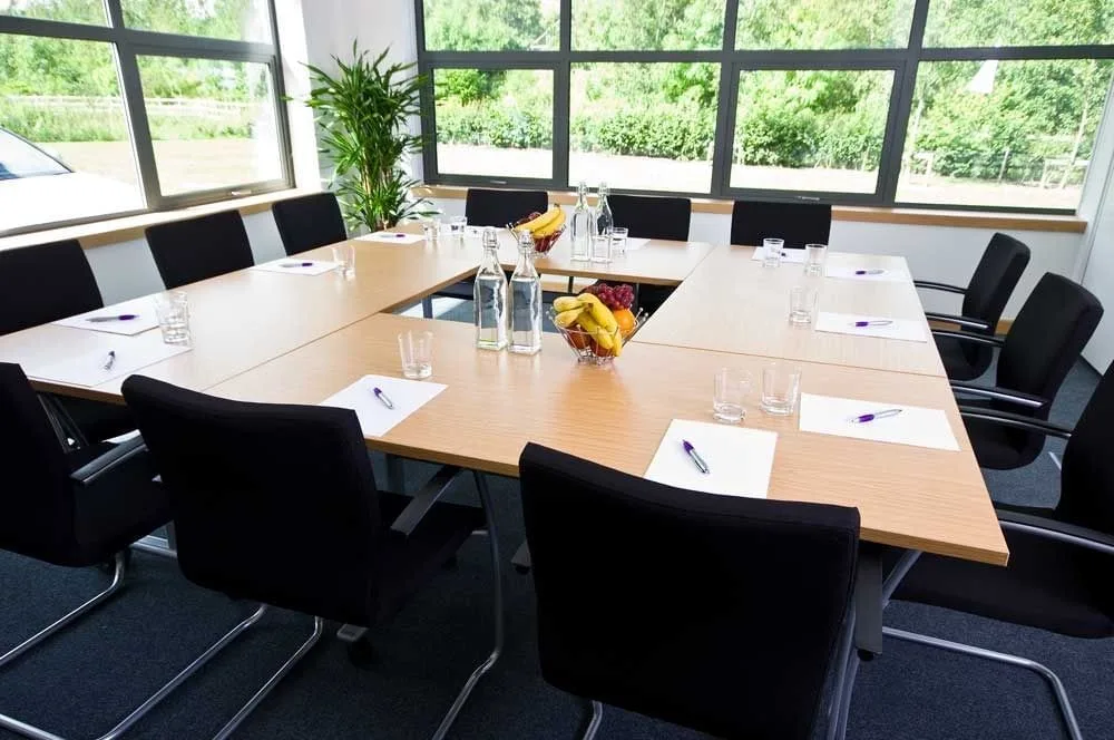 Flexible Meetings, Salle de réunion 13 personnes, Warrington