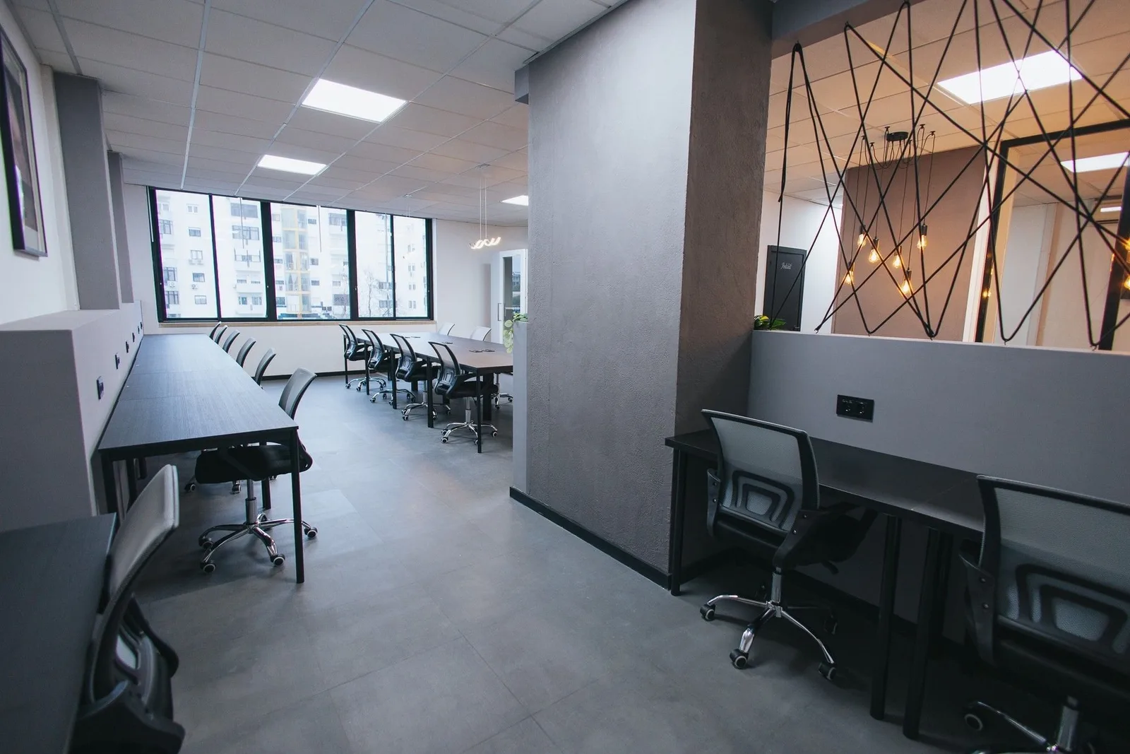 Fluir Office, Open-plan office, Almada