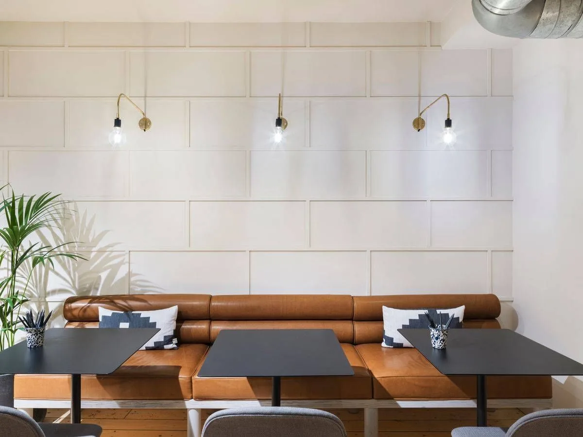 Fora - 24 Greville Street, Cafeteria, London