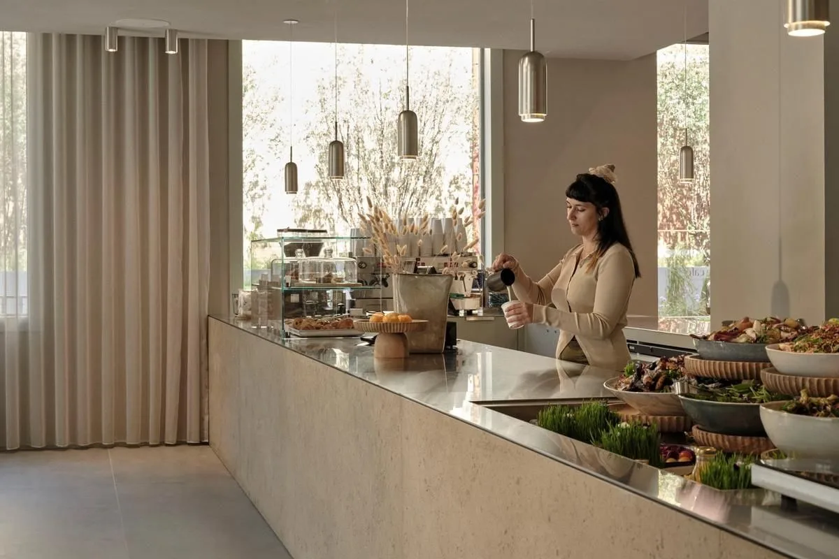Fora - 241 Southwark Bridge Road, Cafeteria, London