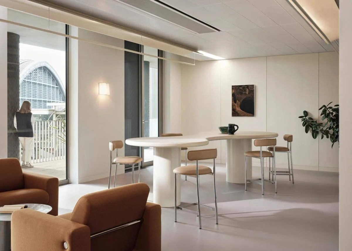 Fora - Gridiron Building, Lounge, London