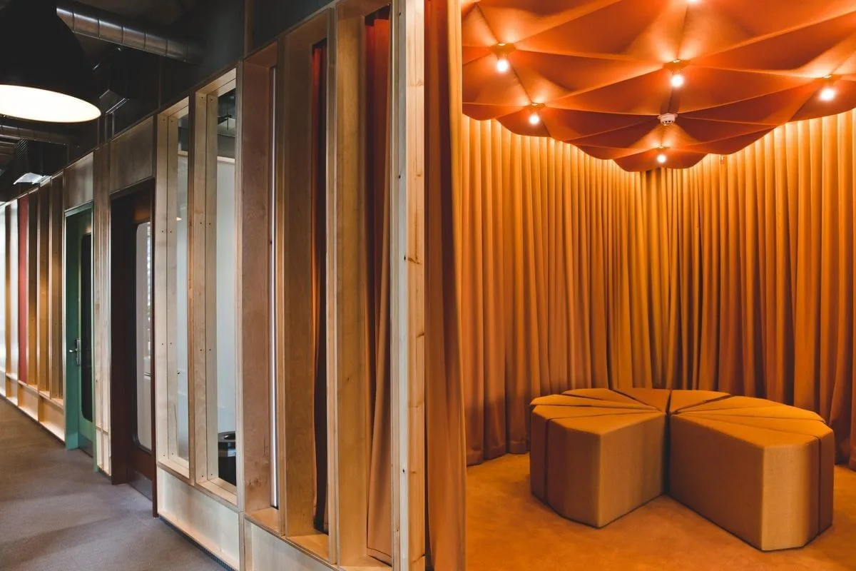 Fora - White Collar Factory, Lounge, London