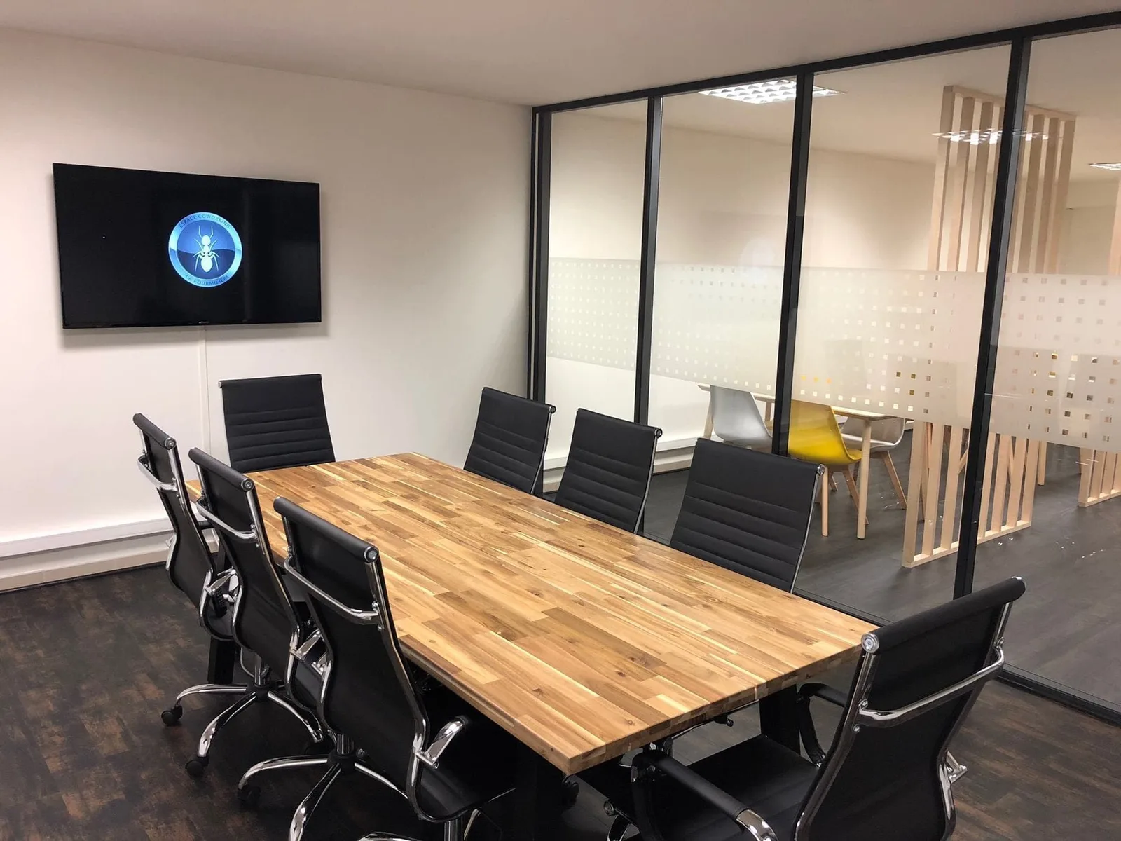 La Fourmilière , Salle de réunion 8 personnes, Ecquevilly