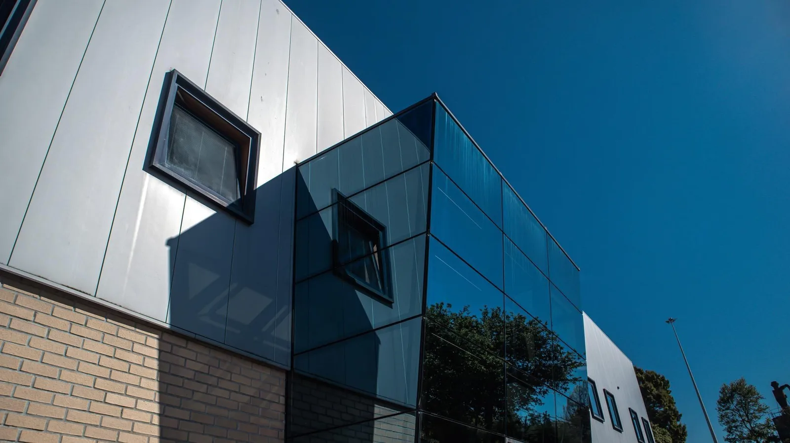 Frageti Business Center, Building facade, Grijó