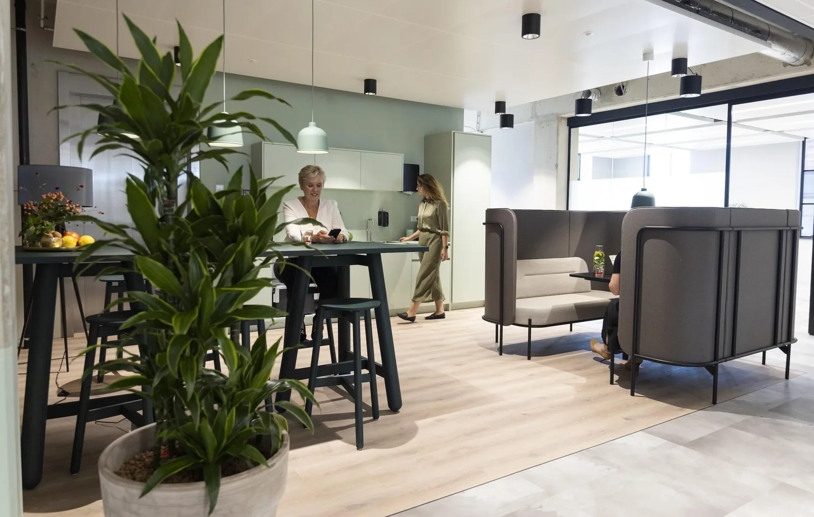 Frame Offices Rotterdam Little C, Cuisine, Rotterdam
