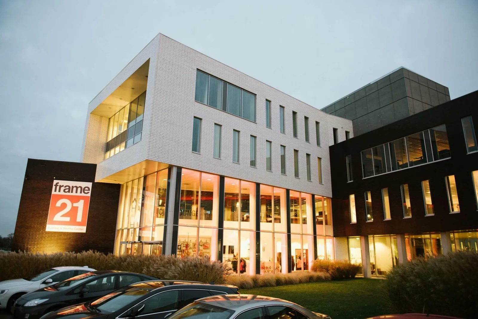 Frame21 Roosendaal, Building facade, Oud Gastel