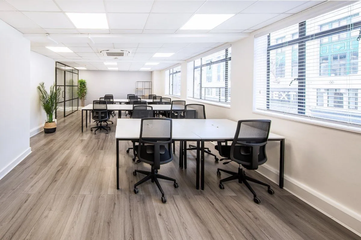 Frameworks Oxford Street, Open-plan office, London