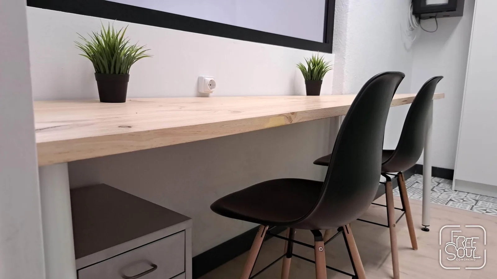Freesoul Coworking, Despacho privado con 2 puestos, Granada