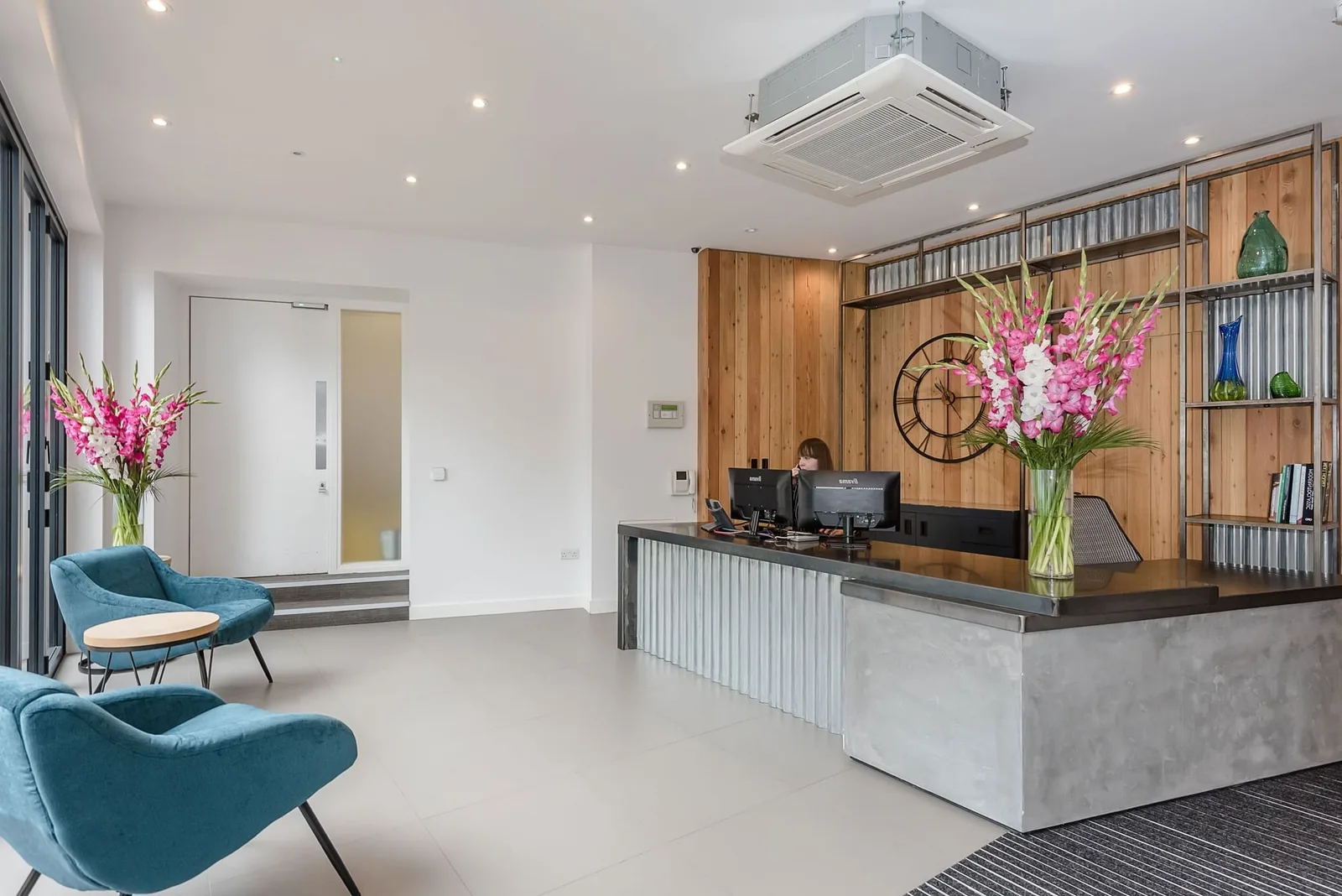 Fulham Green, Reception, Putney