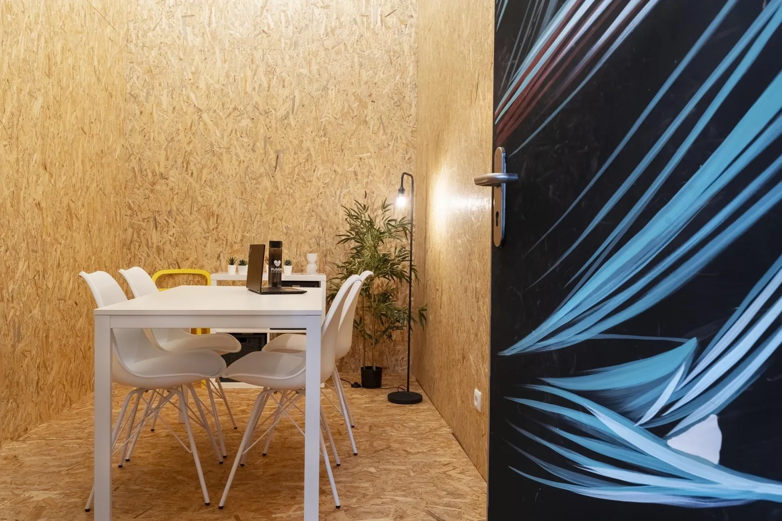 Fusion Cowork, Meeting room for 4 people, Aveiro