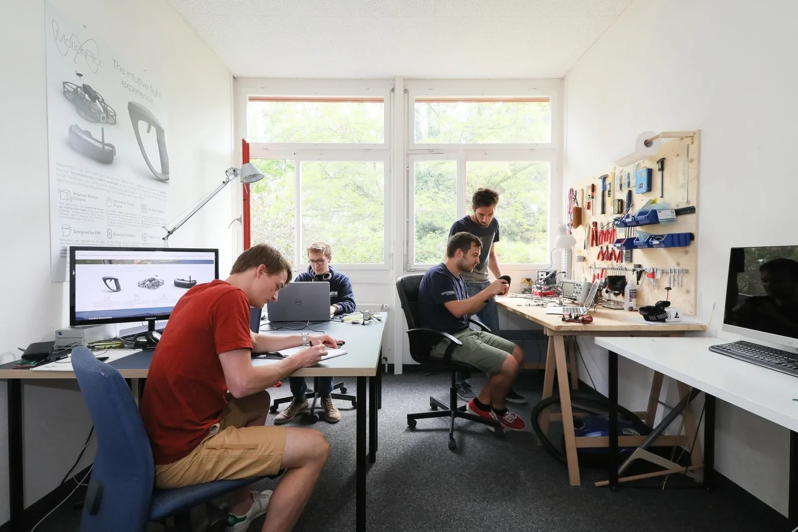 Le Garage - EPFL Innovation Park, Private office, 4 desks, Lausanne