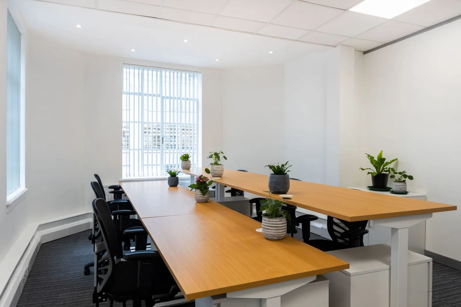 Gilmoora House, Private office, 6 desks, London