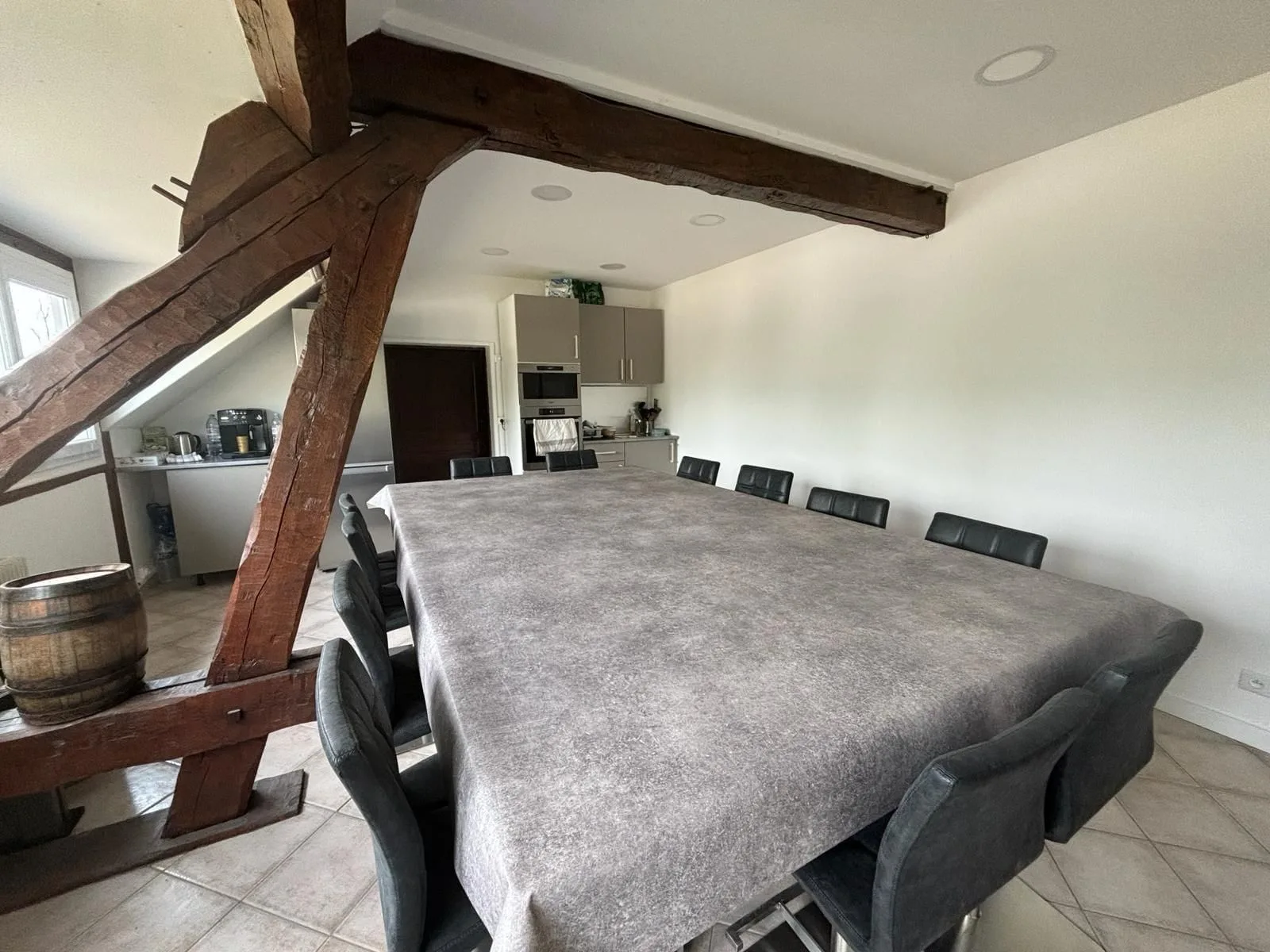 GINKO SPACEWORKING, Meeting room for 12 people, Coubert