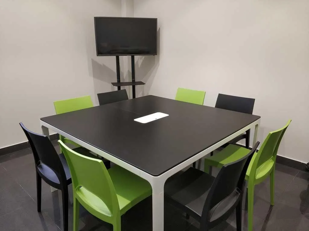 Giworking, Meeting room for 8 people, Girona