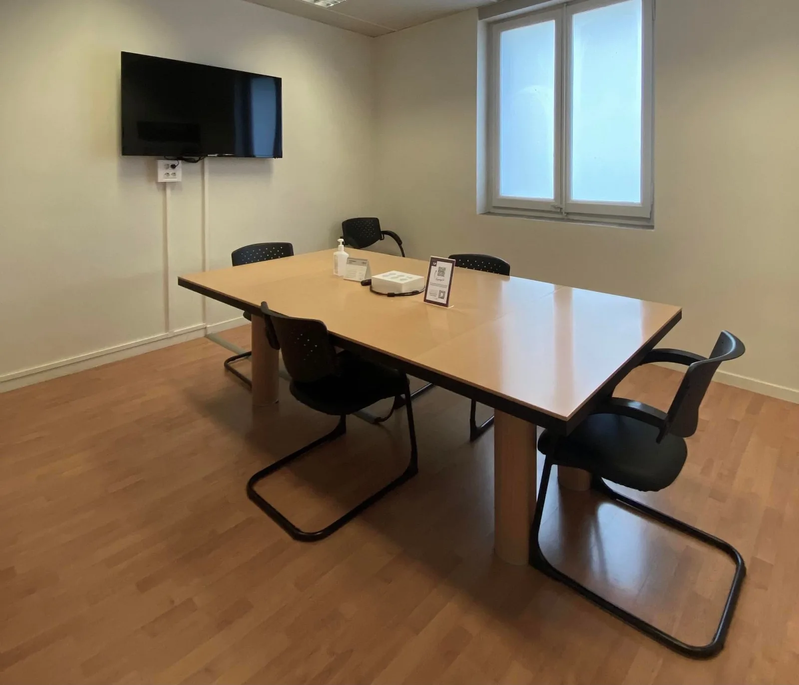 Global Office, Sala de reuniones para 5 personas, Manresa