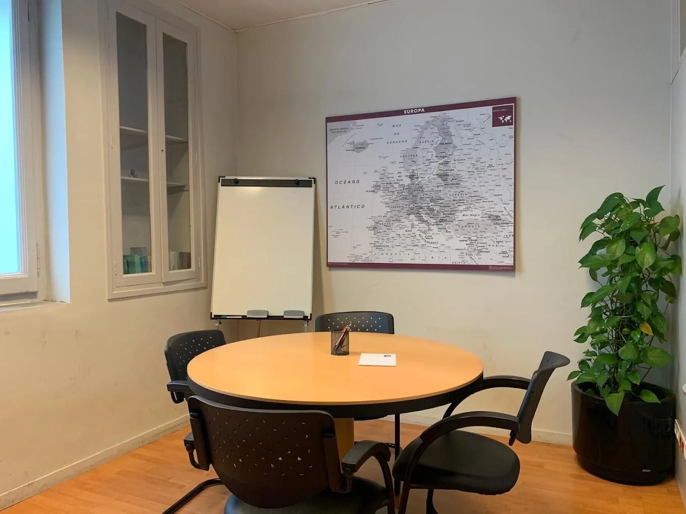 Global Office, Sala de reuniones para 4 personas, Manresa