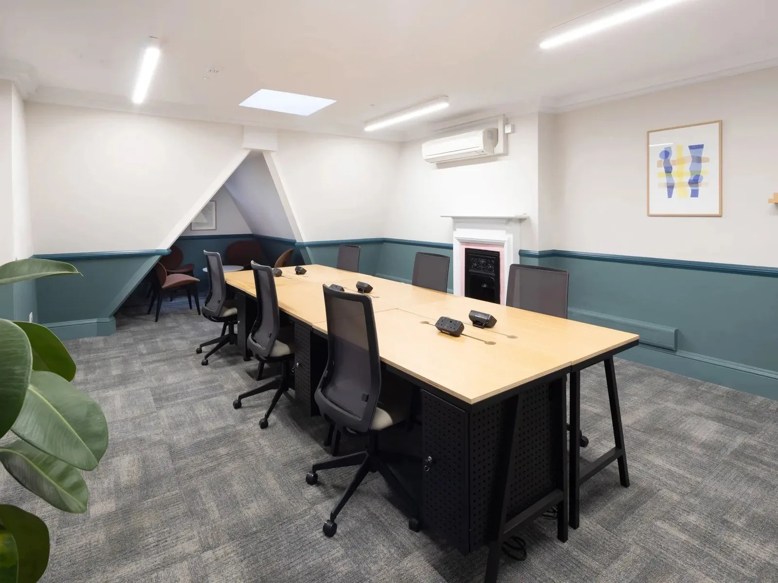 Grosvenor - 130/132 Buckingham Palace Road, Private office, 6 desks, London