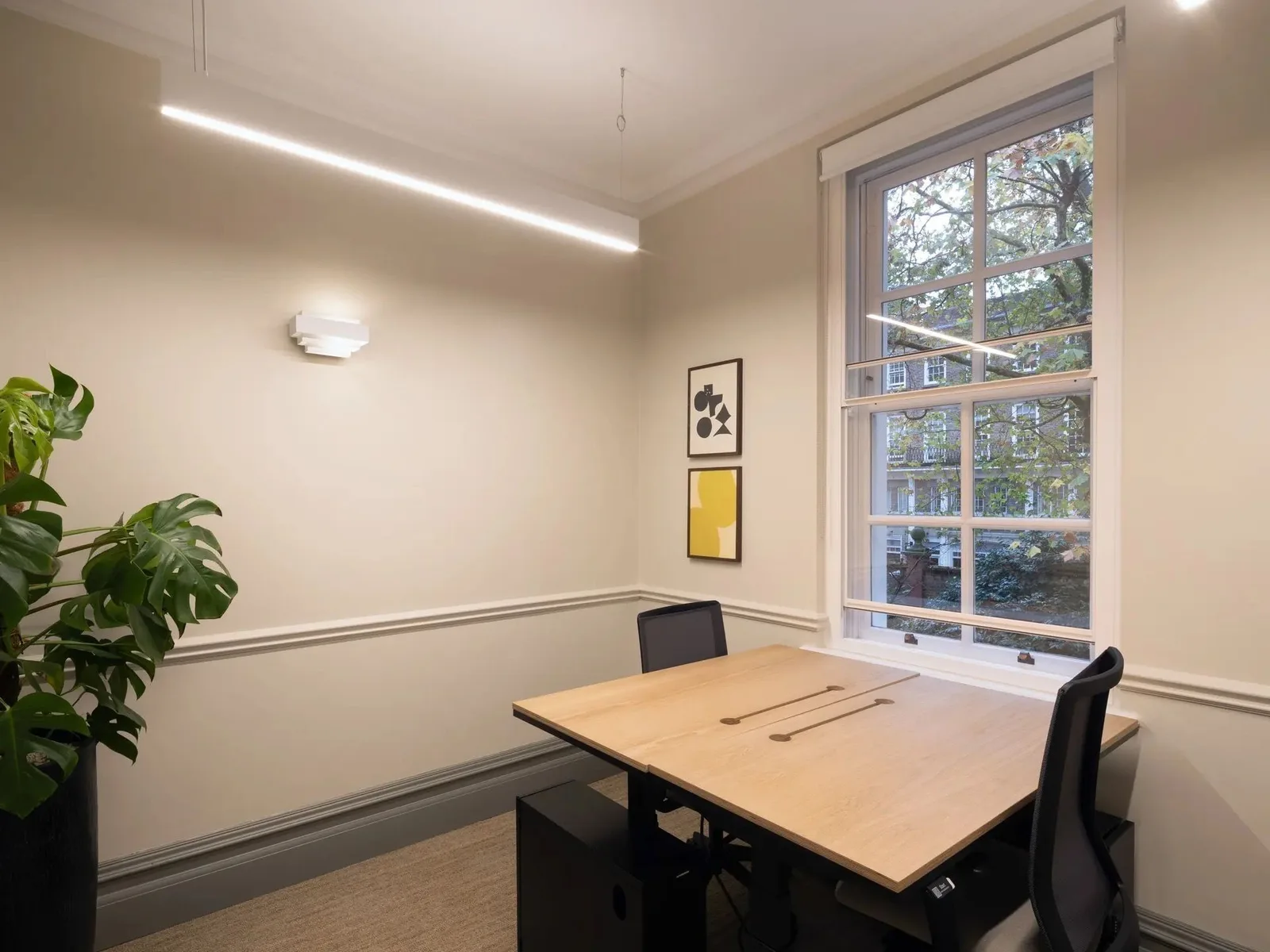 Grosvenor -146 Buckingham Palace Road, Private office, 2 desks, London