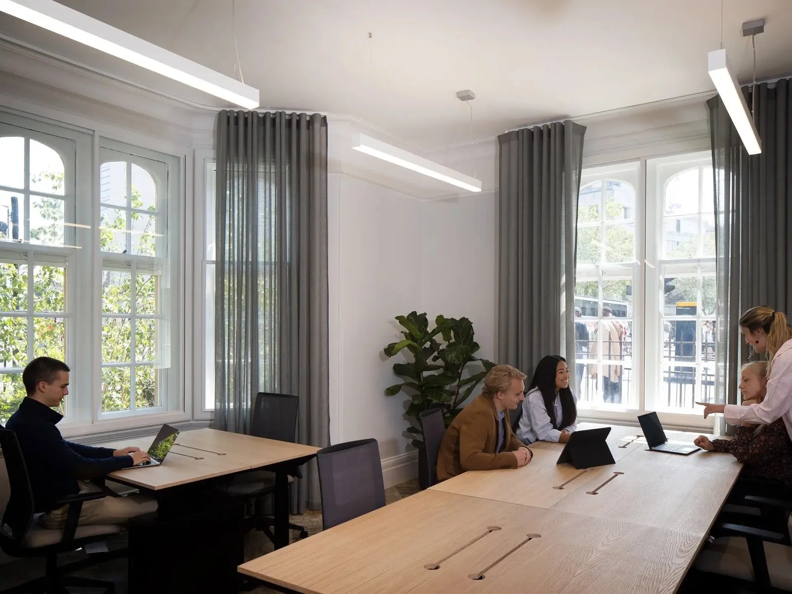 Grosvenor - 162 Buckingham Palace Road, Private office, 8 desks, London