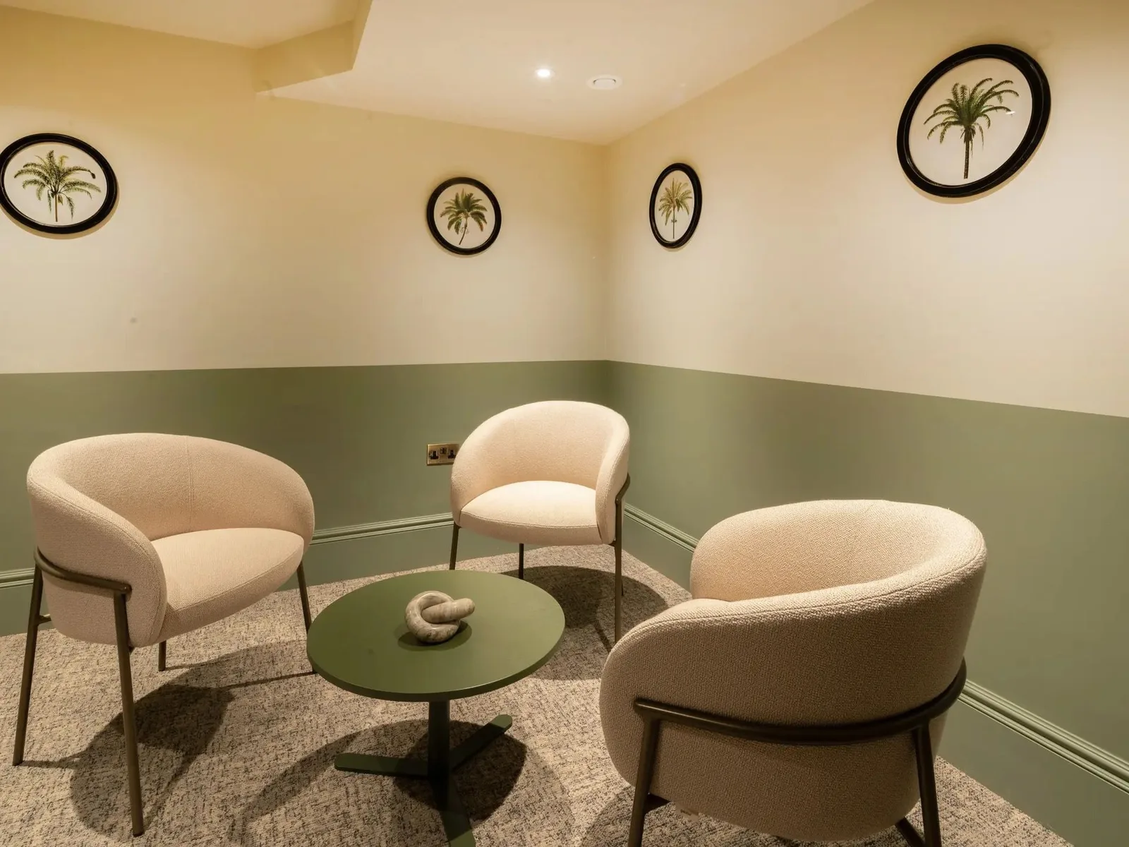 Grosvenor - 22 Grosvenor Gardens Mews North, Lounge, London