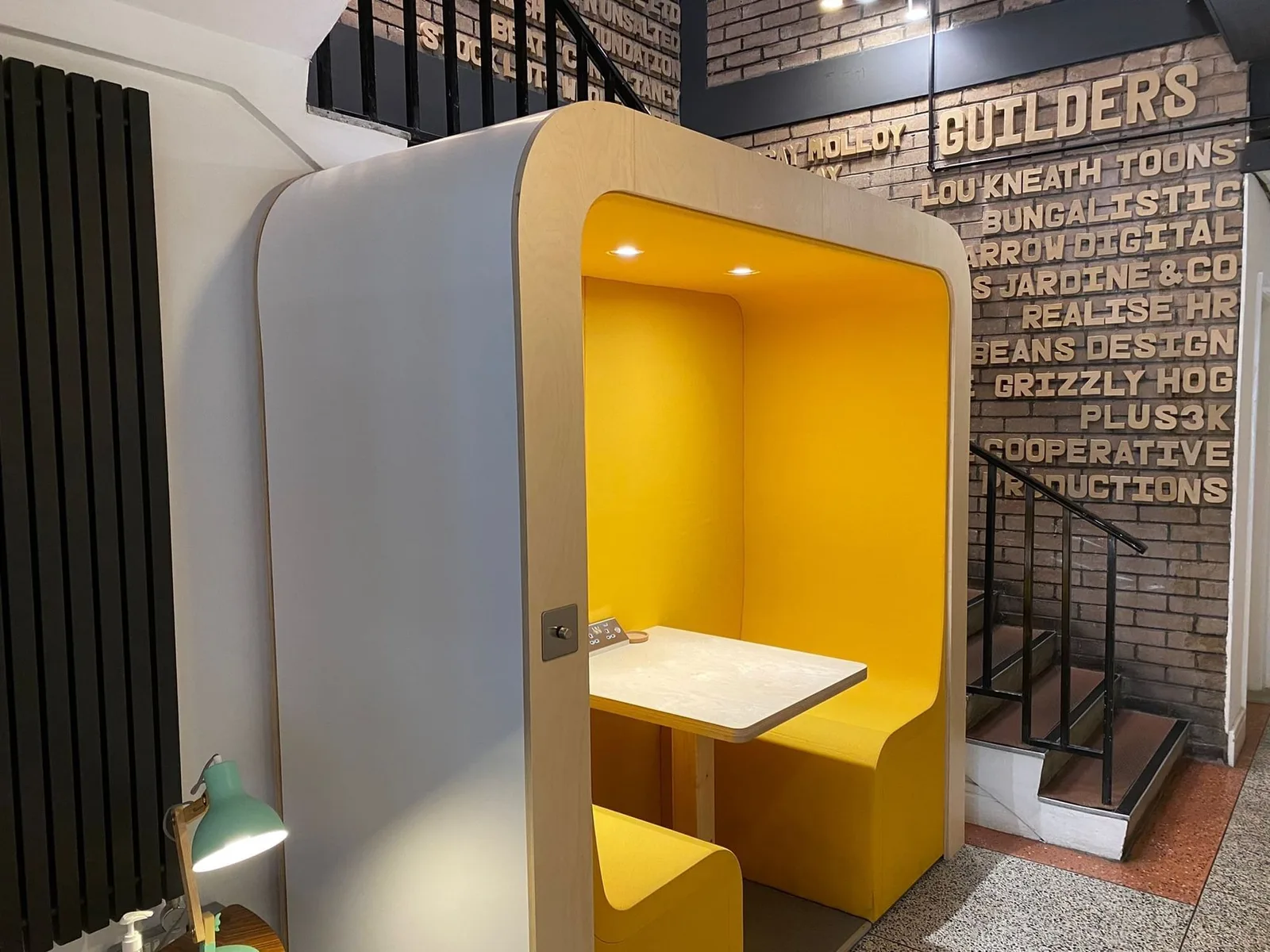 The Guild, Cabine acoustique, Carlisle