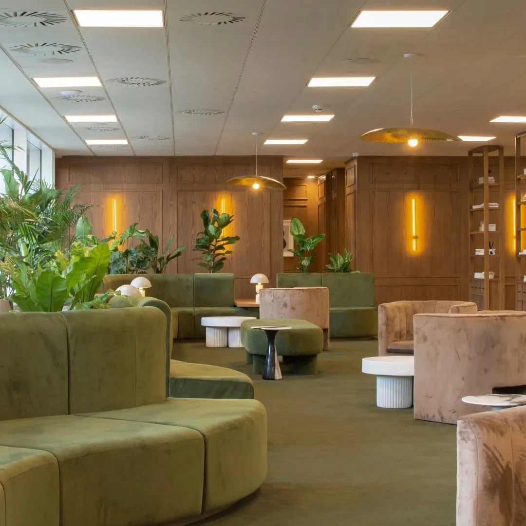 Halkin - 68 King William Street, Lounge, London
