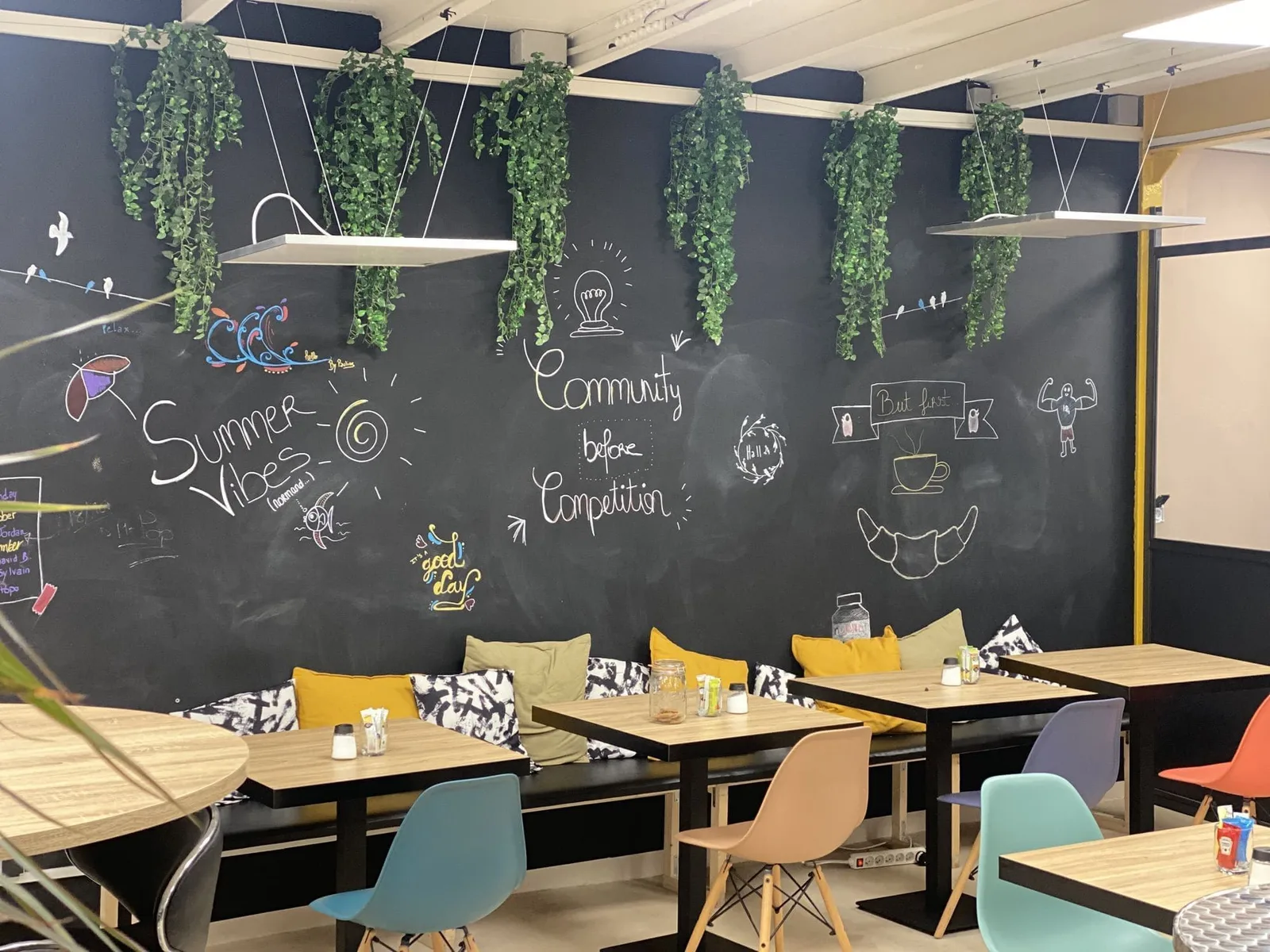 Hall 24, Cafeteria, Rouen