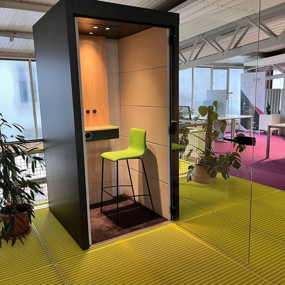 Halle4 Coworking Space, Phone booth, Saarbrücken